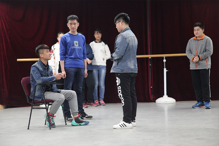 表演專(zhuān)業(yè)集體小品表演
